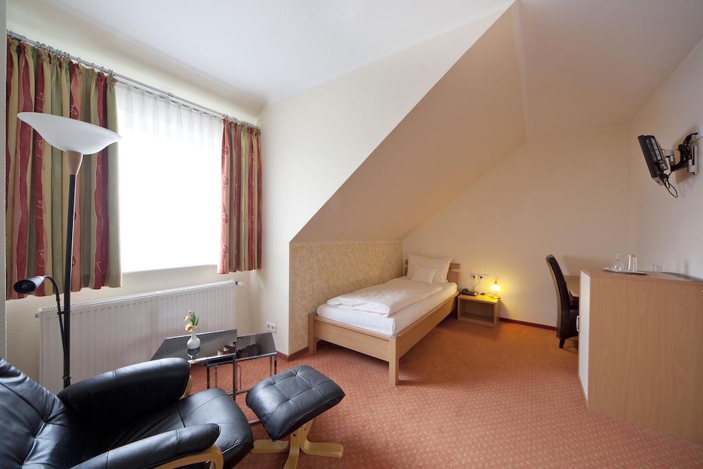 City-Hotel Friesoythe Room photo